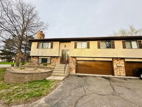 Building Photo - 840 Martha Lake Ct