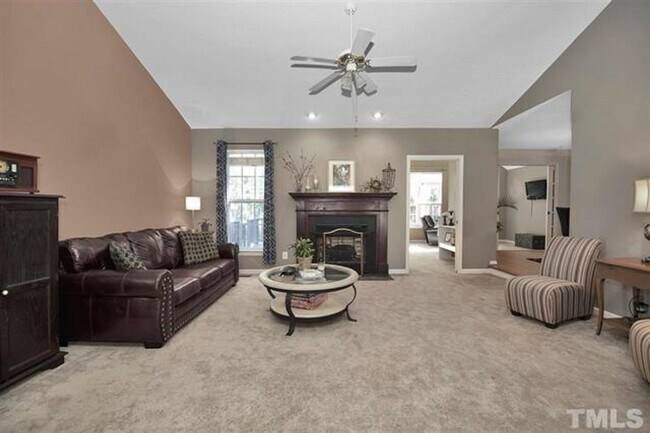 Foto del edificio - Ranch Home Available - Walk to Downtown Wake Forest!