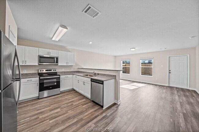 Kitchen / Living Room - 6089 Toby Bnd