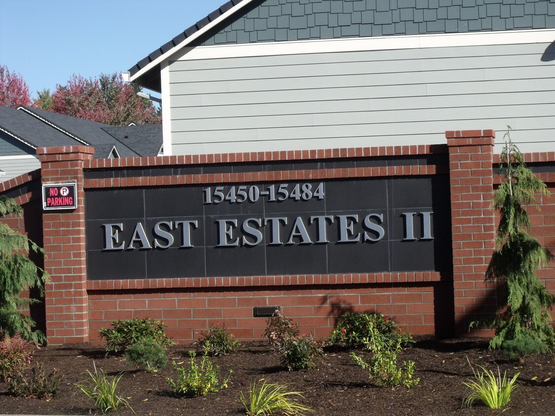 15484 SE East Ave, Oak Grove, OR 97267 Apartments in Oak Grove, OR