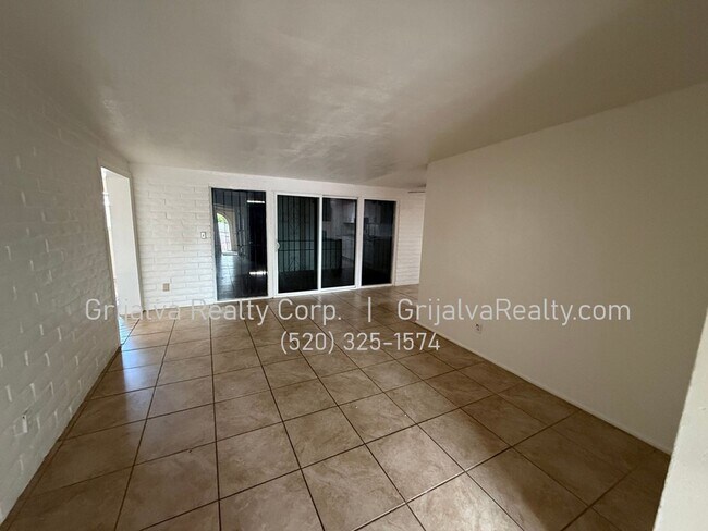 Foto del edificio - 3325 S Elson Ave