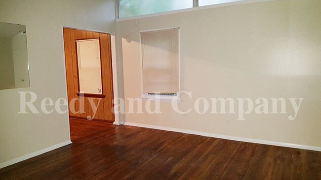 Building Photo - 3019 Boxdale St