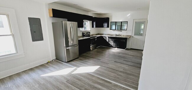 Foto del edificio - 432 Brook St