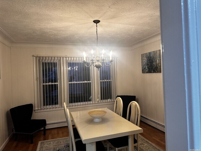 Building Photo - 58 Westbury Ave