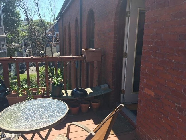 Foto del edificio - 1 br, 1 bath Apartment - 238 Columbia St # 3N