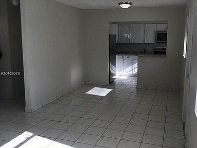 Building Photo - 840 SW 10th St