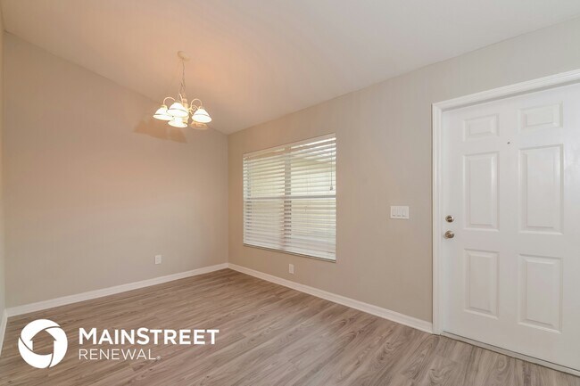 Building Photo - 1876 N San Mateo Dr