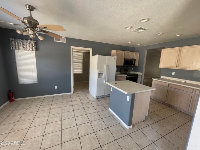 Building Photo - 3404 E Wyatt Way