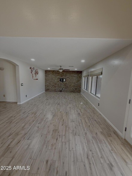 Foto del edificio - 2500 S Sunnyvale Ave