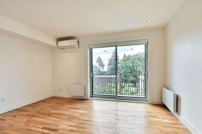 Photo du bâtiment - 3195 Av. Van Horne