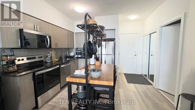 Building Photo - 1603 Eglinton Ave W