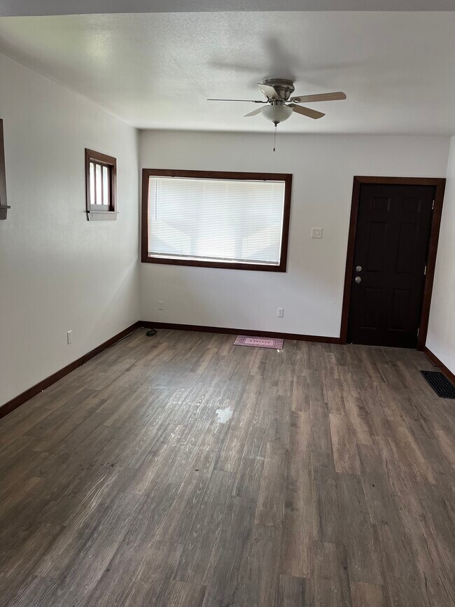 Foto del edificio - 1310 Jones Ave