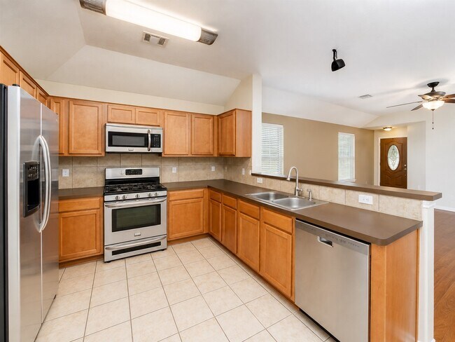 Foto del edificio - 136 Easton Glen Ln