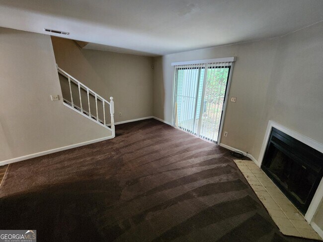 Building Photo - 1220 Oakplace Dr SW
