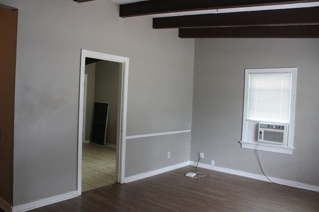 Building Photo - 1303 Downing St SW