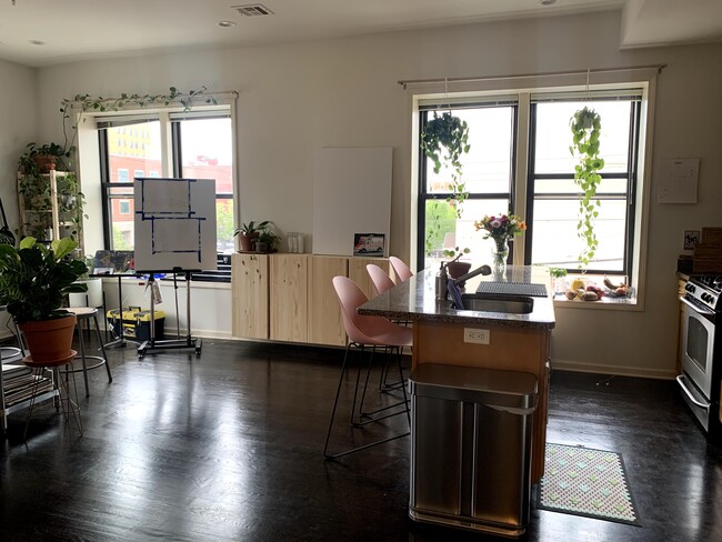 Large open loft space - 700 Mattison Ave