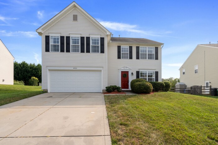 Foto principal - $300 Off First Month's Rent! - T.R. Lawing...