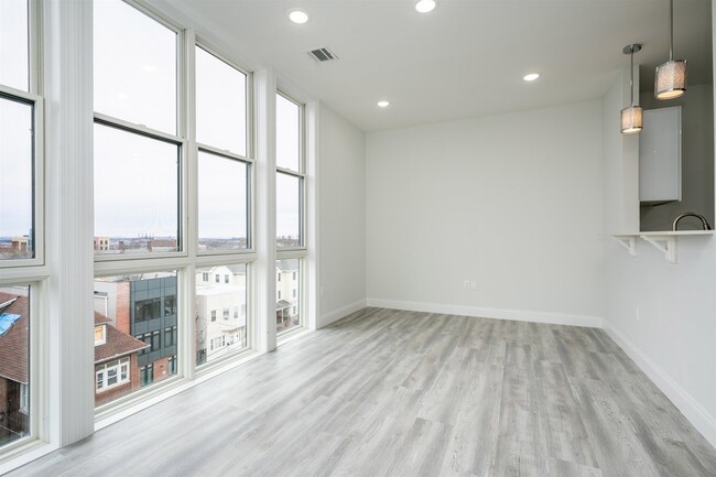Building Photo - 144 Bergen Ave