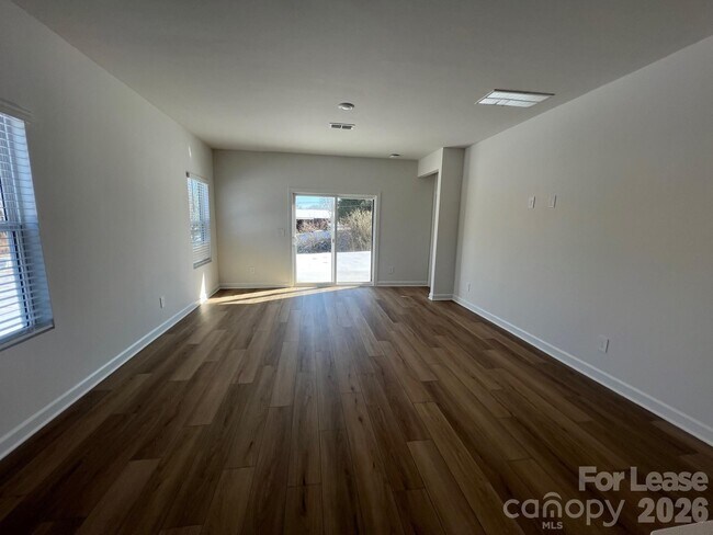 Foto del edificio - 1548 31st St NE