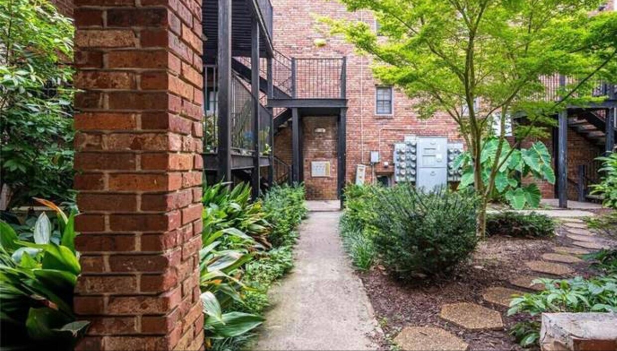 Foto principal - 3091 Colonial Way