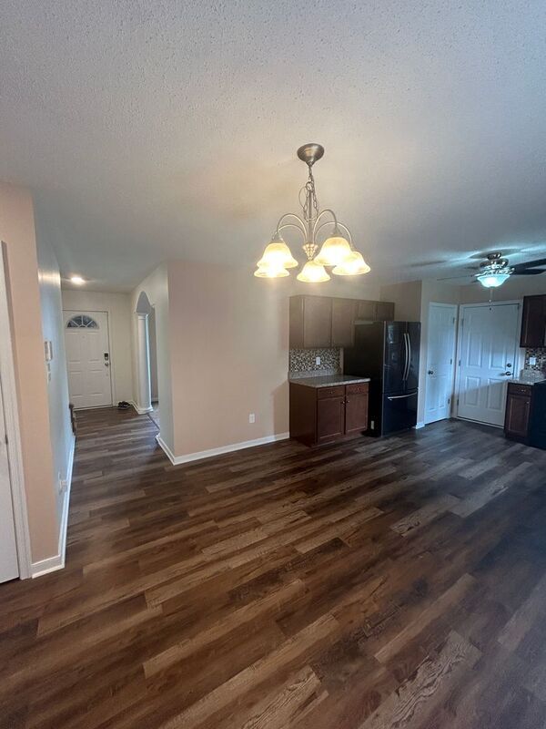 Building Photo - 4023 Evelake Rd