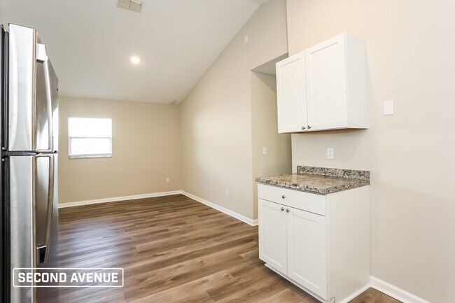 Building Photo - 6114 Delmar Pl