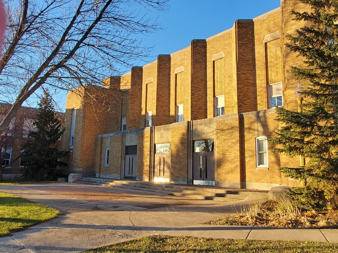 105 2nd Ave NE Unit 103, Glenwood, MN 56334 Condo for Rent in