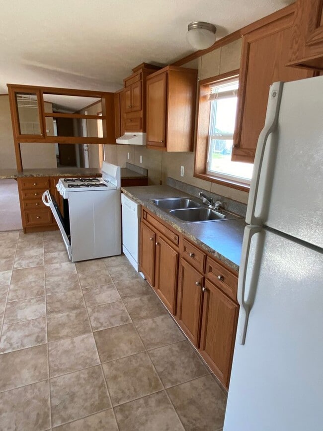 Foto del edificio - 3 bedroom 2 bath PET FRIENDLY!