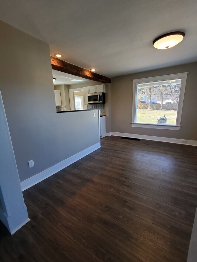 Comedor - 213 Main St