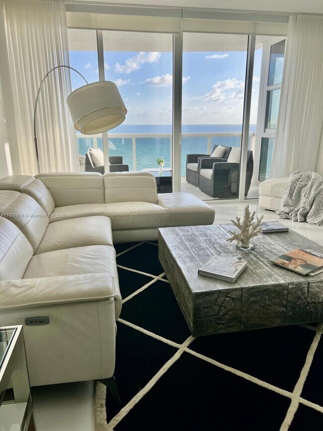 Foto del edificio - 18201 Collins Ave