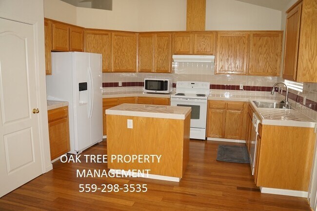 Foto del edificio - 8109 N. Fifth St. (Nees/Millbrook)