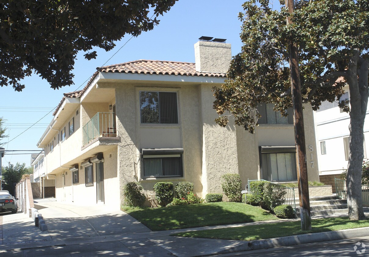 Primary Photo - 817 N Stoneman Ave