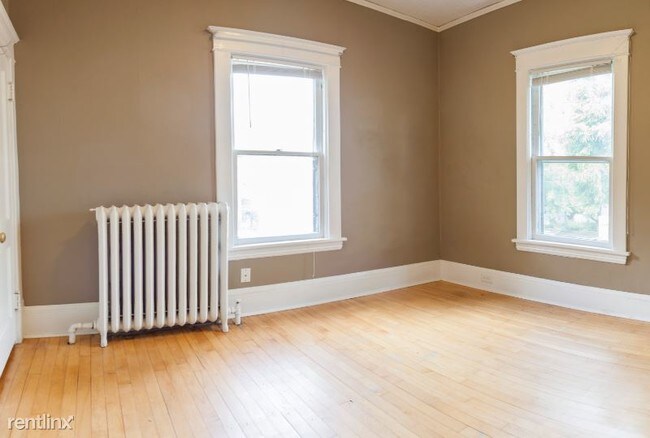 Building Photo - 2 br, 1 bath Apartment - 3620 Colfax Ave S
