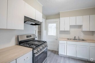 Building Photo - 1315 S Carson Ave