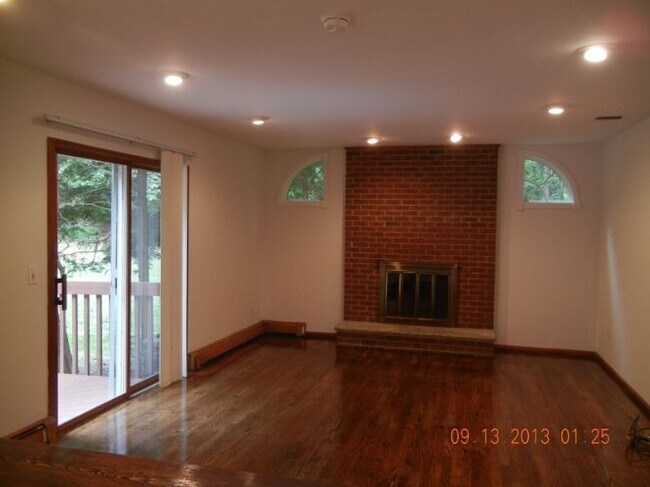 Building Photo - 480 Old Dover Rd