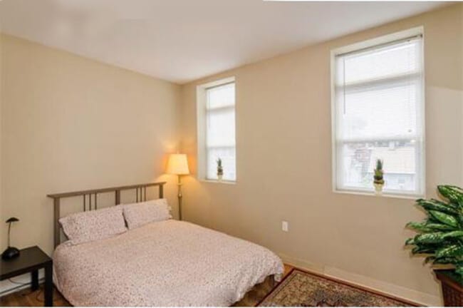 Building Photo - 447 Meridian St