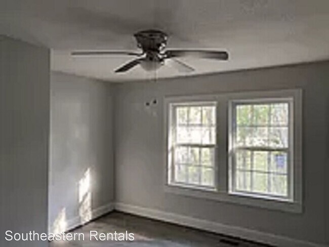 Foto del edificio - 3 br, 1 bath House - 825 Mill St