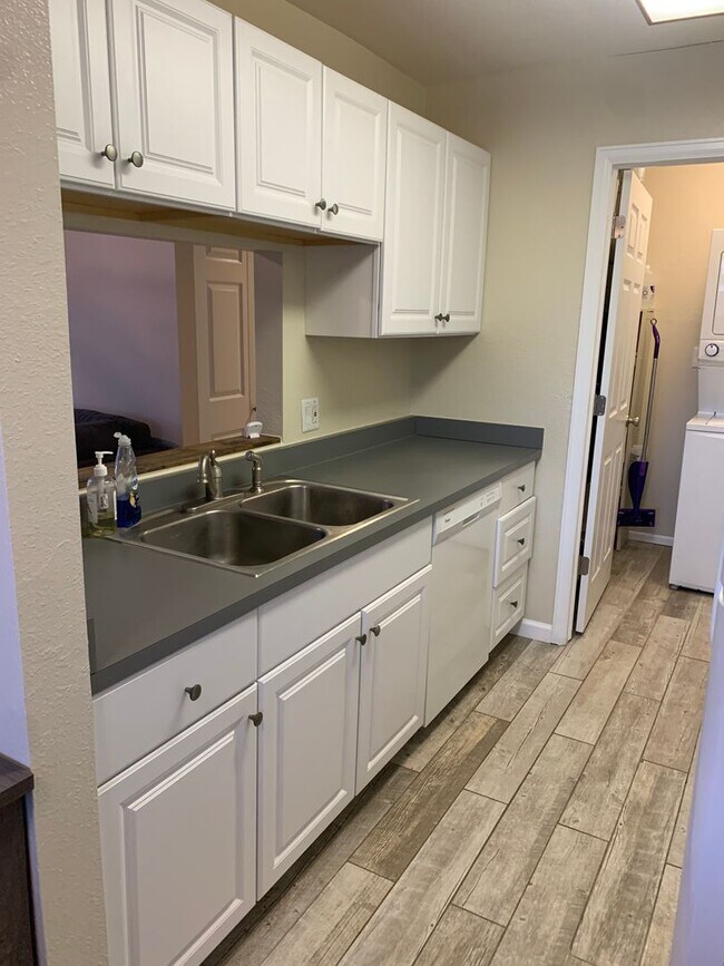 Foto del edificio - Low Maintenance Ranch Condo