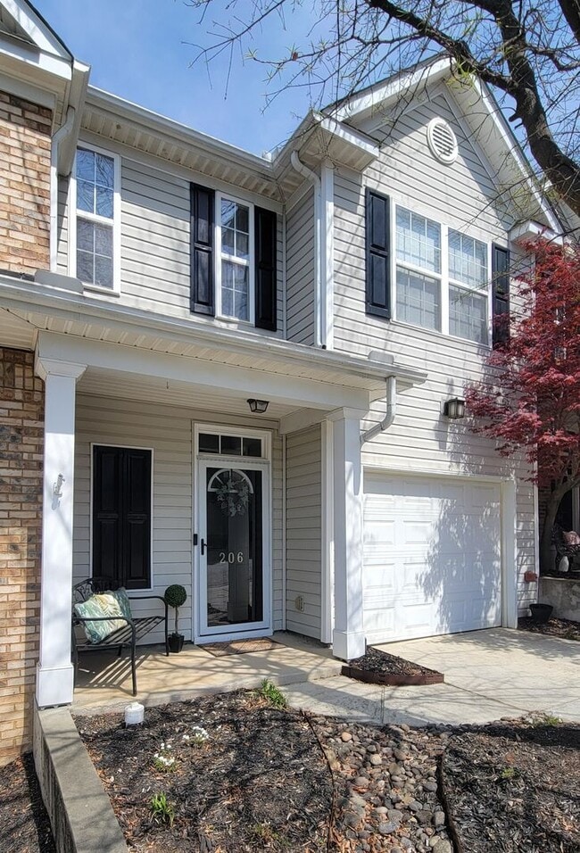 2 Bed, 2 Bath Townhome in Mauldin is Available - 2 Bed, 2 Bath Townhome in Mauldin is Available