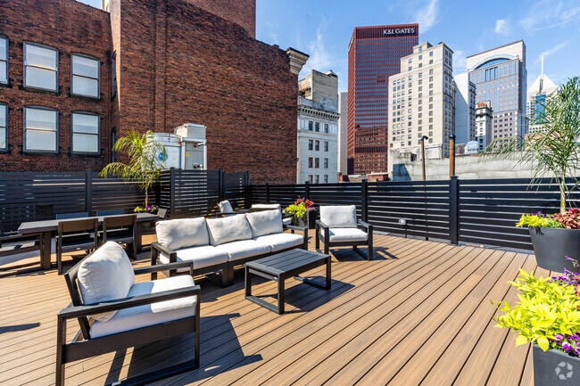 Roof Deck - 900 Penn