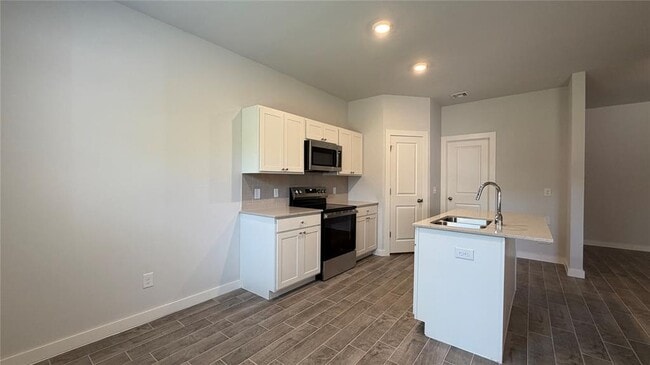 Building Photo - 17039 Oak Rdg Cir