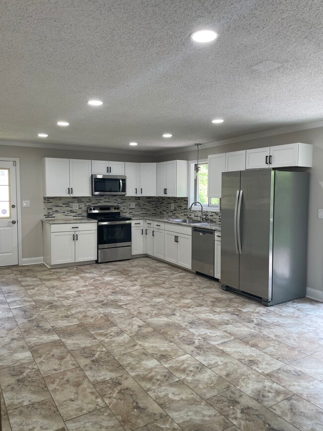 Building Photo - 4630 Sherry Ln