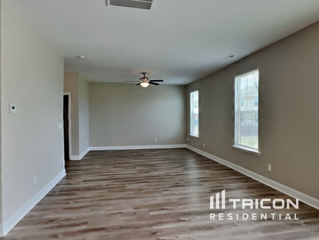 Building Photo - 3317 Lacewing Dr