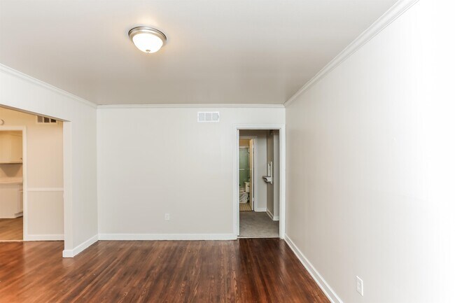 Building Photo - 3158 Mensi St