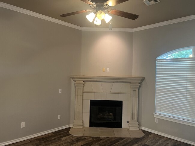 Photo - 901 Greenfield Ave House