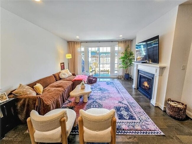 Foto del edificio - 515 Rodney Ln