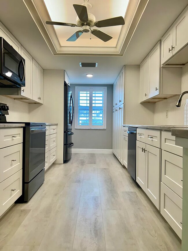 Building Photo - 1260 Sugar Sands Blvd