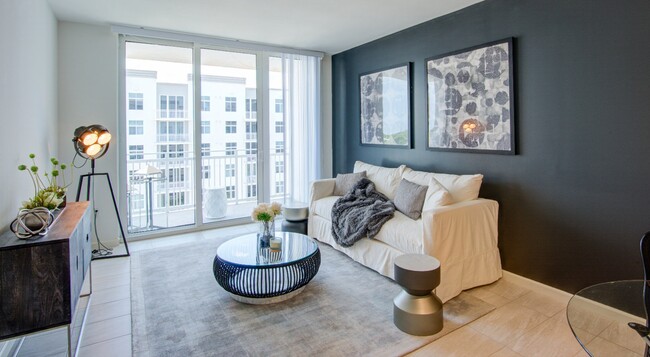 Foto del edificio - 5955 NW 105th Ct