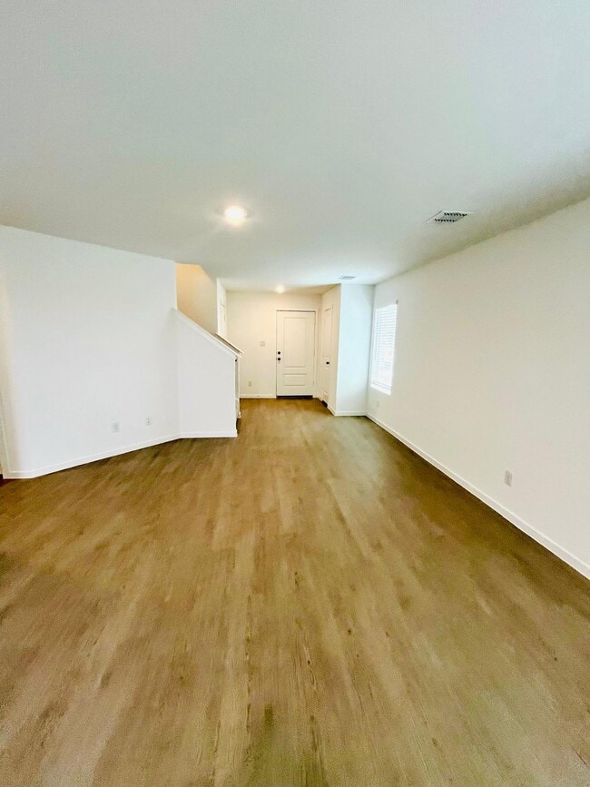 Building Photo - 205 Ashbrook St