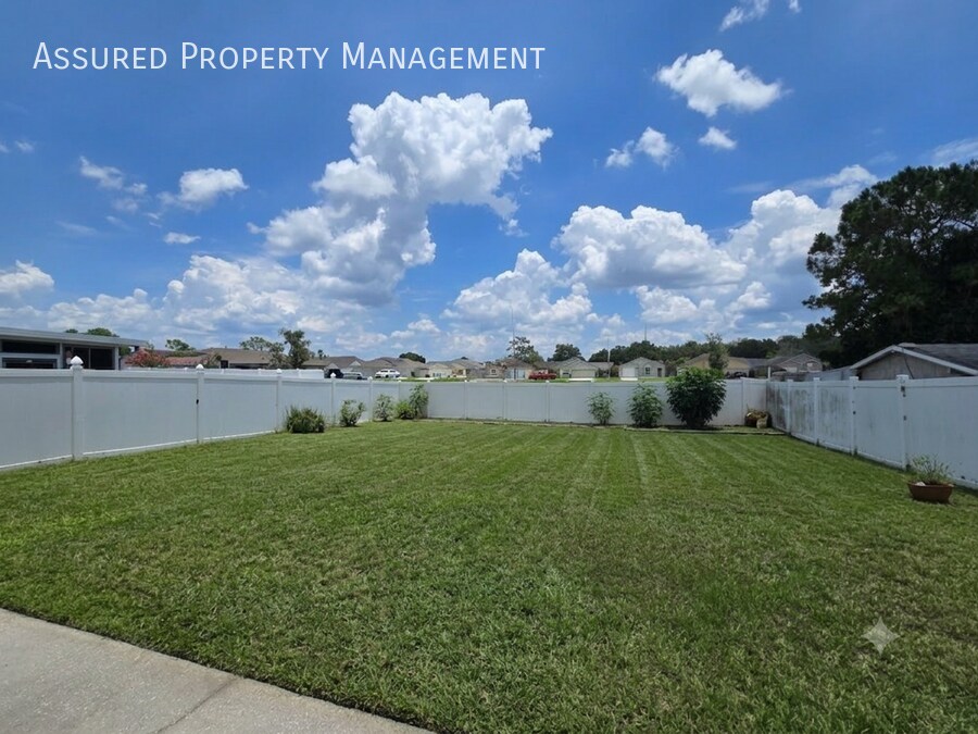 Foto del edificio - 1121 Great Shady Ln